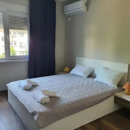 Danny Apartment *
