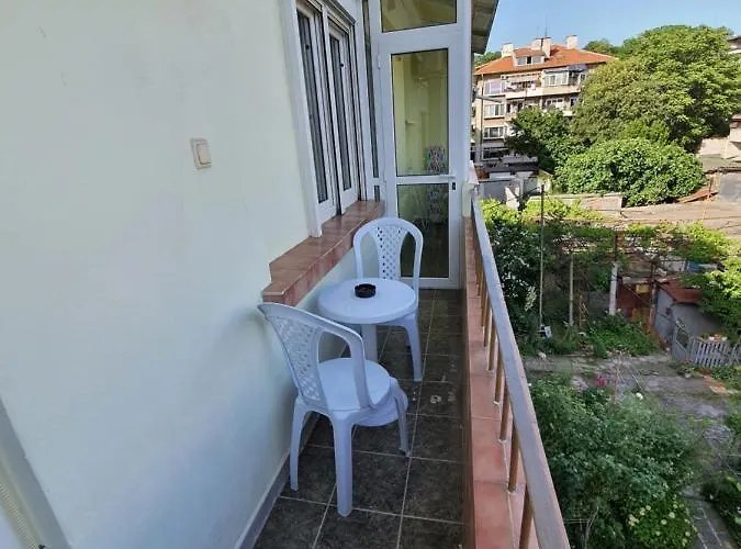 Danny * Μπουργκάς