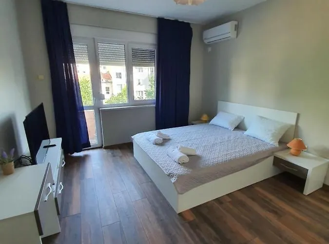 Danny * Μπουργκάς